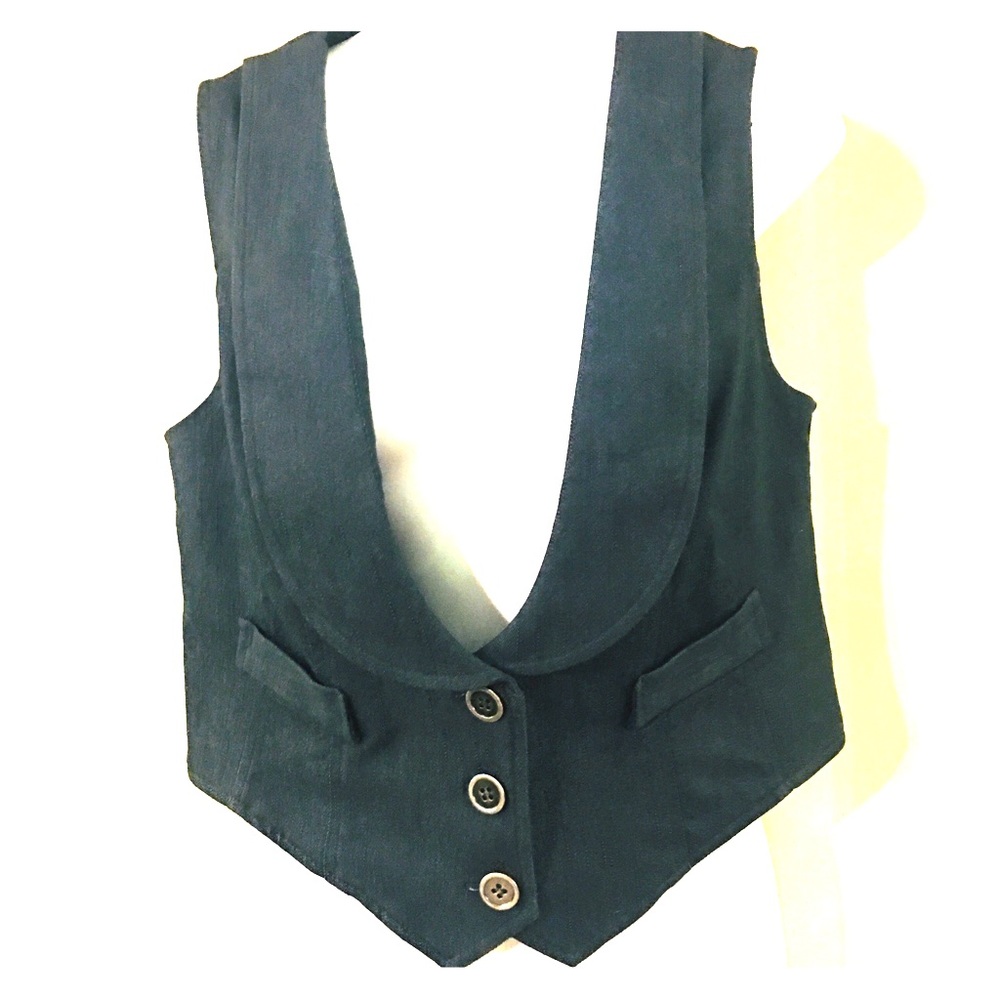 🌺NEW LISTING🌺 Sassy Denim Vest
